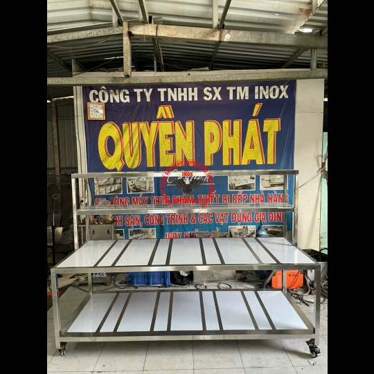 Bàn 2 tầng, 2 kệ trên