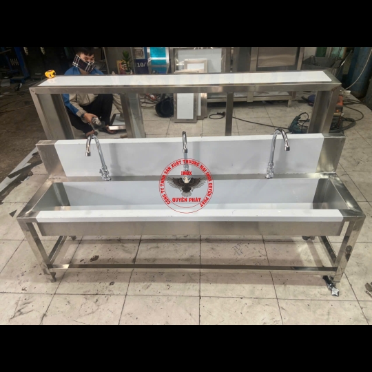Máng rửa tay 3 vòi