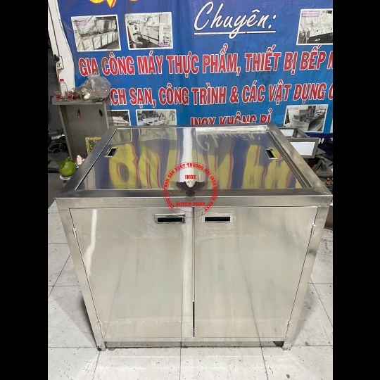 Thùng đá 2 cánh có cửa mở
